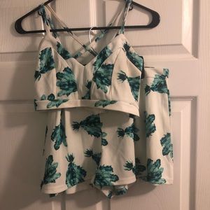Matching White & Blue/Green Floral Set Large Top💕